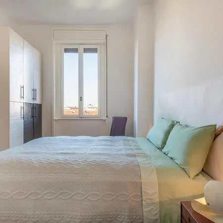 Apartment Matisse Big Con Balcone A 10 Minuti Dal Duomo