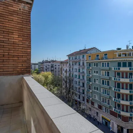 Apartment Matisse Big Con Balcone A 10 Minuti Dal Duomo