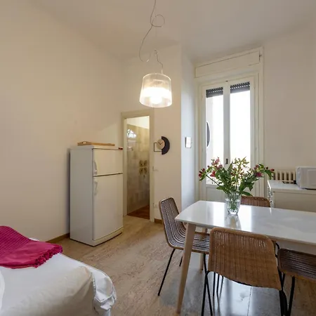 Apartment Matisse Big Con Balcone A 10 Minuti Dal Duomo